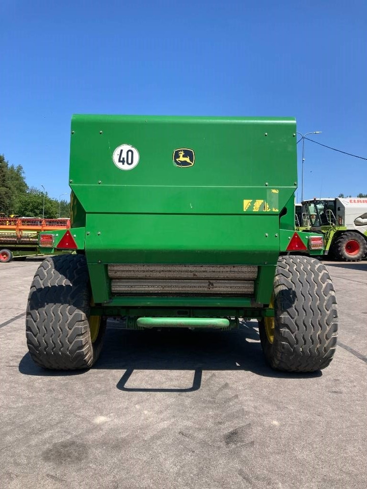 John Deere F441R - Lis na okrúhle balíky: obrázok 4 John Deere F441R - Lis na okrúhle balíky: obrázok 4