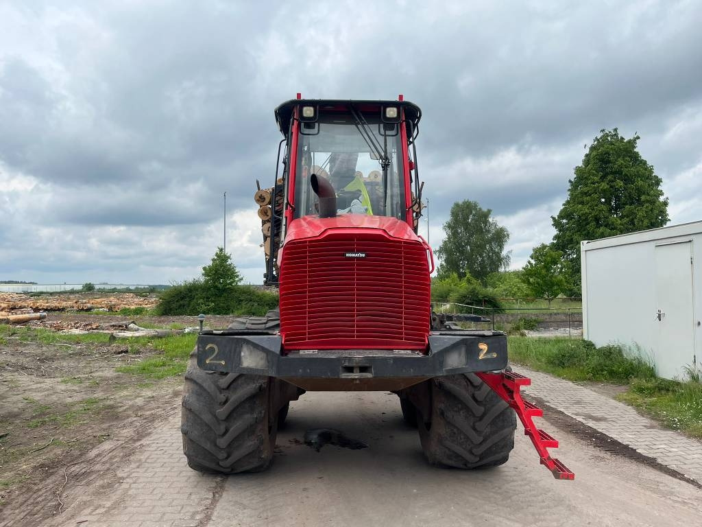 Komatsu 845 - Vyvážečka: obrázok 2 Komatsu 845 - Vyvážečka: obrázok 2