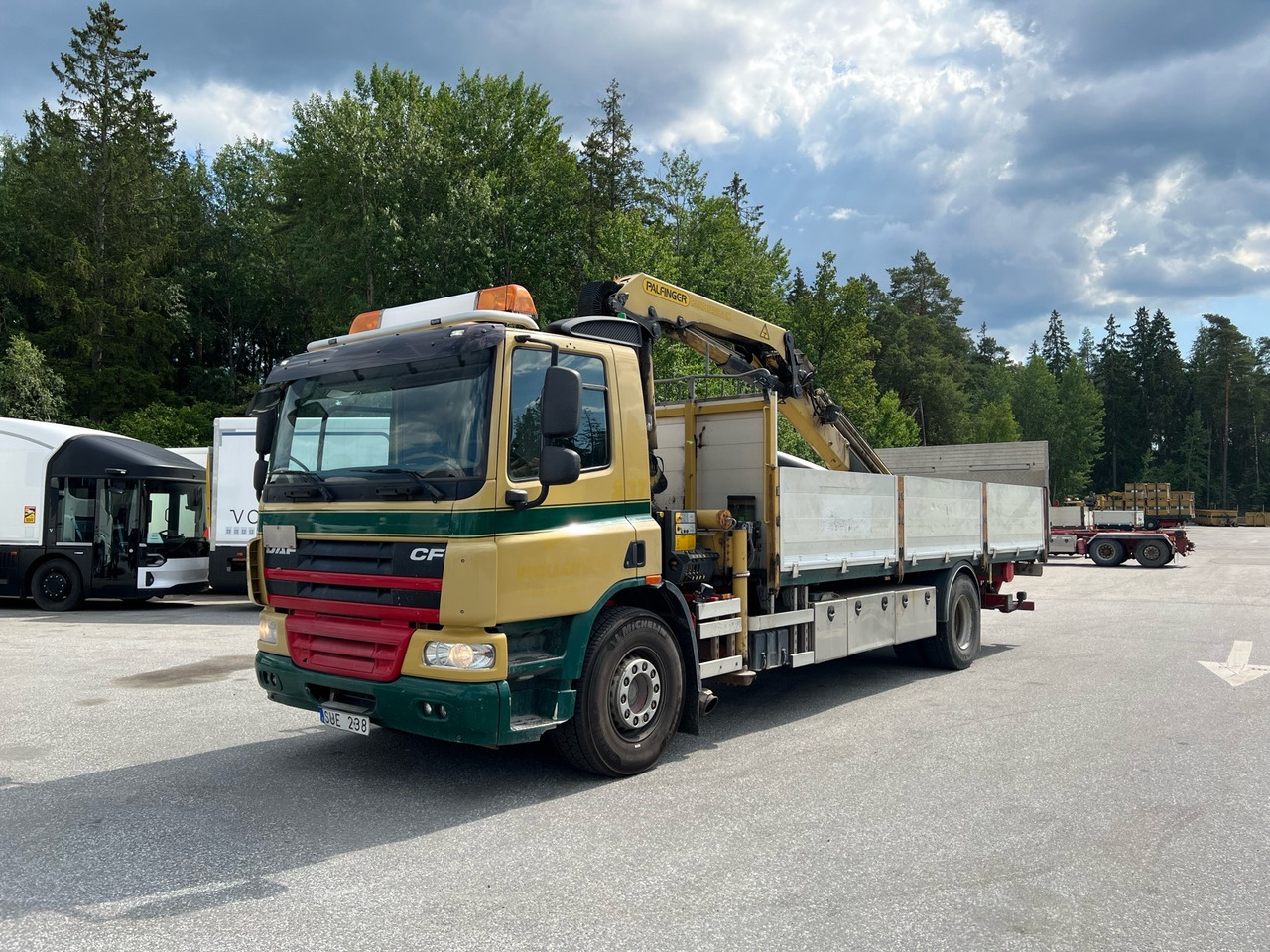 Kranbil DAF CF FA 75310U -2013 | Bakgavellyft | Palfinger | Nybesiktigad - Valníkový/ Plošinový nákladný automobil, Auto s hydraulickou rukou: obrázok 1 Kranbil DAF CF FA 75310U -2013 | Bakgavellyft | Palfinger | Nybesiktigad - Valníkový/ Plošinový nákladný automobil, Auto s hydraulickou rukou: obrázok 1