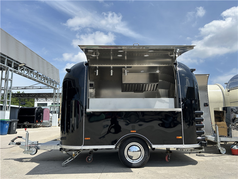 European Food Truck Crepe,Burger,Grilled Sausage,Lángos Food Trailer - Predajná príves: obrázok 1 European Food Truck Crepe,Burger,Grilled Sausage,Lángos Food Trailer - Predajná príves: obrázok 1