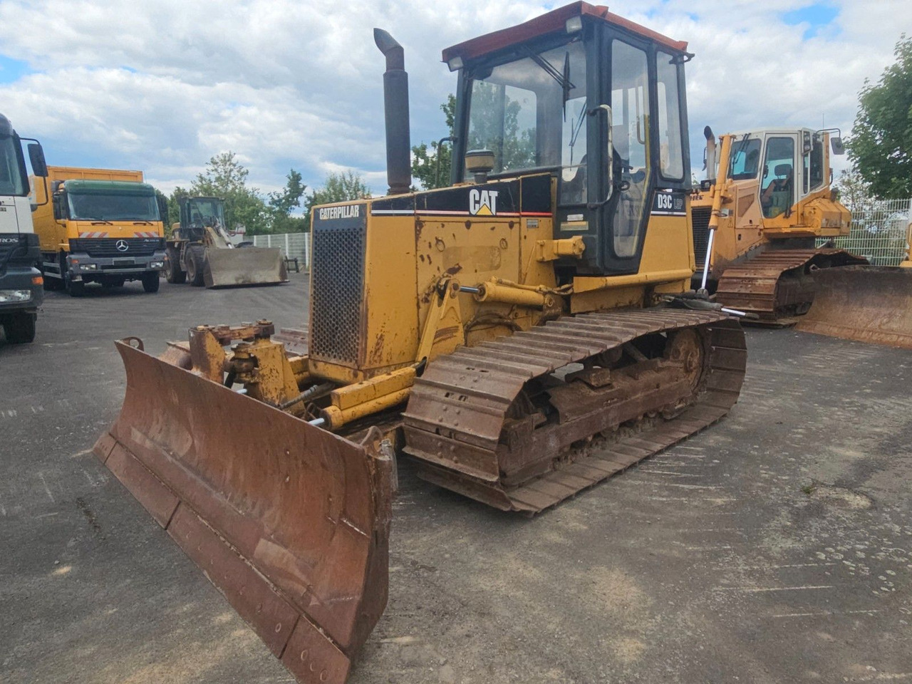 CAT D3C Raupe - Buldozér: obrázok 1 CAT D3C Raupe - Buldozér: obrázok 1