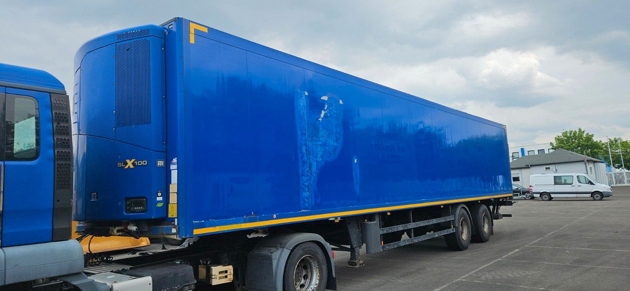 Schmitz Cargobull Kühlkoffer ThermoKing mit Ladebordwand - Náves chladírenské: obrázok 2 Schmitz Cargobull Kühlkoffer ThermoKing mit Ladebordwand - Náves chladírenské: obrázok 2