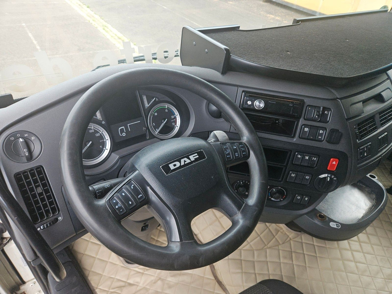 DAF XF 460 SSC SuperSpaceCab Retarder - Ťahač: obrázok 5 DAF XF 460 SSC SuperSpaceCab Retarder - Ťahač: obrázok 5