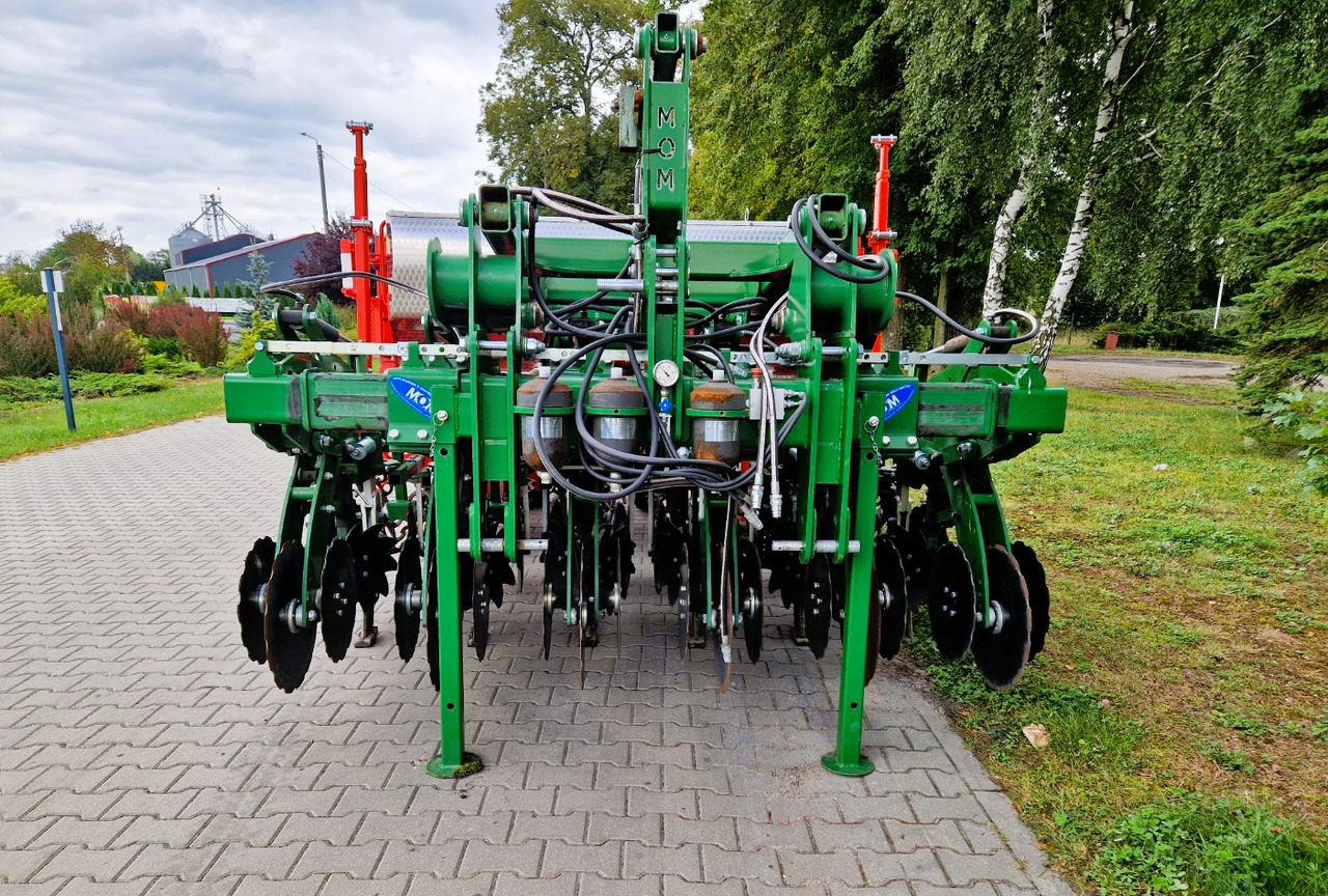 MASCHIO GASPARDO + Moretto MOM MAGA 6R + Strip Hawk - Přesný sejací stroj: obrázok 2 MASCHIO GASPARDO + Moretto MOM MAGA 6R + Strip Hawk - Přesný sejací stroj: obrázok 2