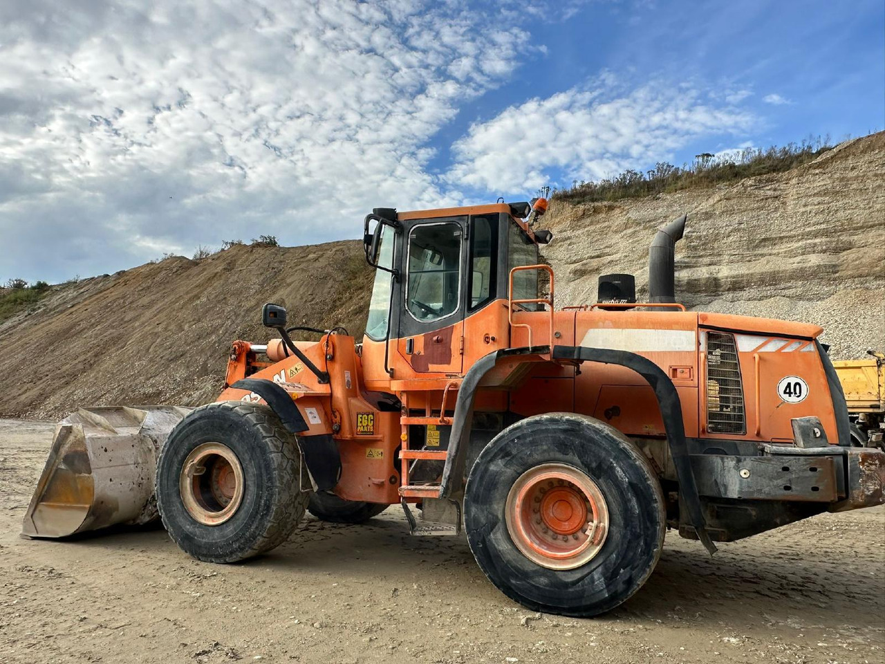 Doosan DL 300 - Kolesový nakladač: obrázok 2 Doosan DL 300 - Kolesový nakladač: obrázok 2