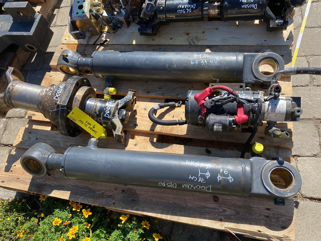 Doosan DL 500 - Hydraulický valec pre Stavebné stroje: obrázok 1 Doosan DL 500 - Hydraulický valec pre Stavebné stroje: obrázok 1