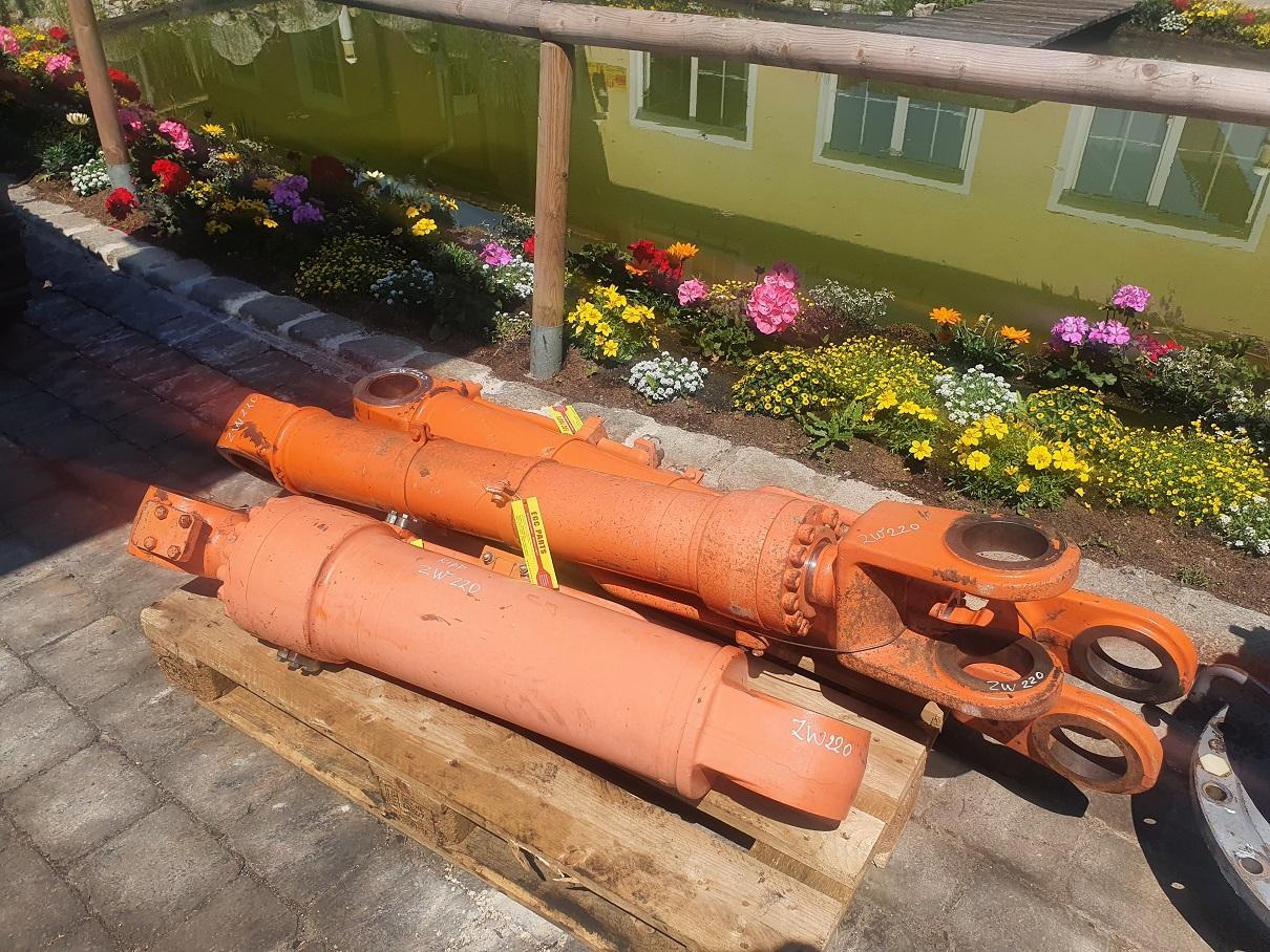 Hitachi ZW 220 - Hydraulický valec pre Stavebné stroje: obrázok 2 Hitachi ZW 220 - Hydraulický valec pre Stavebné stroje: obrázok 2