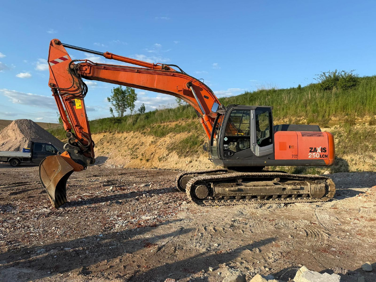 Hitachi ZX 250 LCN -3 - Pásové rýpadlo: obrázok 5 Hitachi ZX 250 LCN -3 - Pásové rýpadlo: obrázok 5