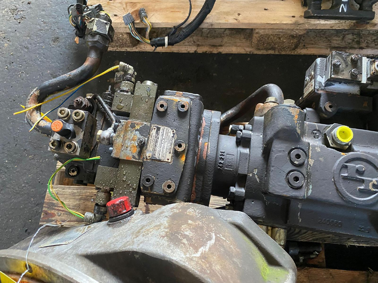 Hydromatik A4V56, A4V125 aus Kässbohrer PB 240D - Hydraulika pre Komunálne/ Špeciálne stroje: obrázok 2 Hydromatik A4V56, A4V125 aus Kässbohrer PB 240D - Hydraulika pre Komunálne/ Špeciálne stroje: obrázok 2