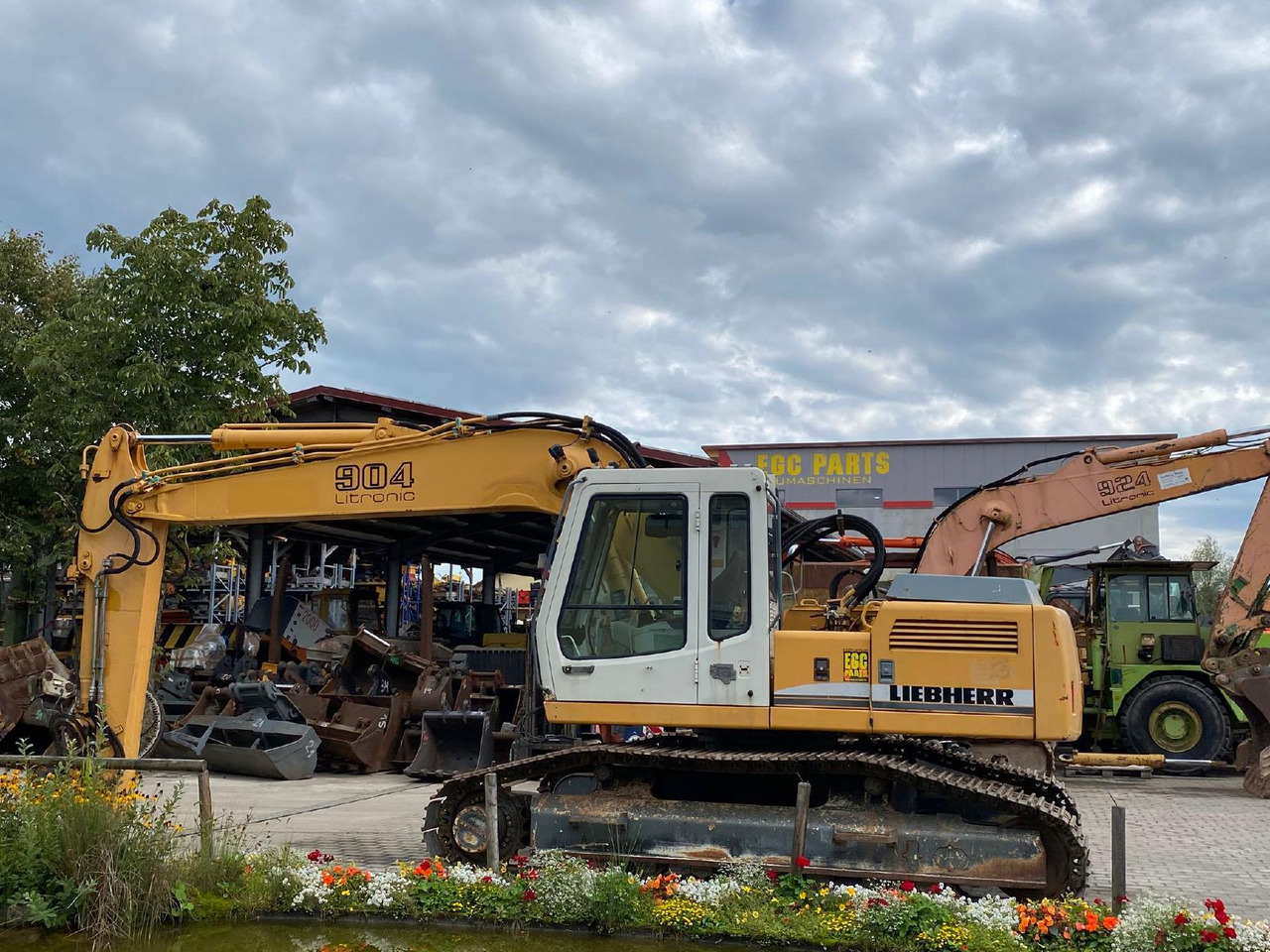 Pásové rýpadlo Liebherr R 904 LIT: obrázok 1