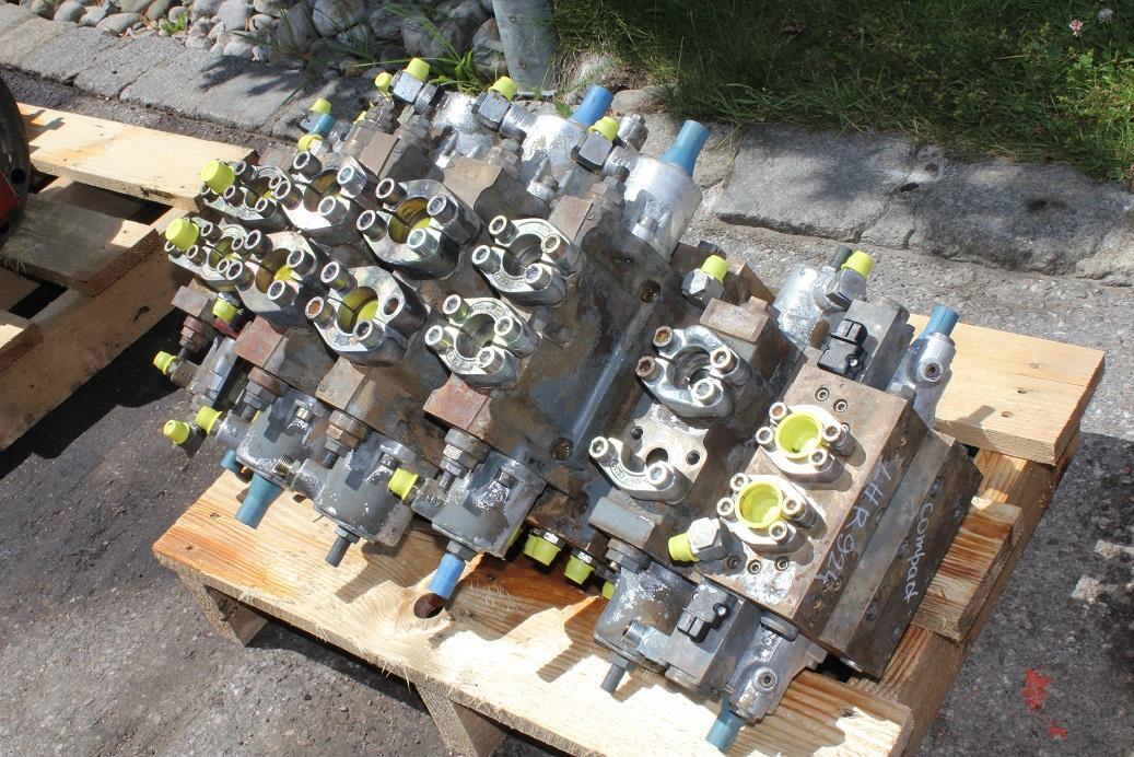 Liebherr R 924 compact - Hydraulický ventil pre Stavebné stroje: obrázok 3 Liebherr R 924 compact - Hydraulický ventil pre Stavebné stroje: obrázok 3