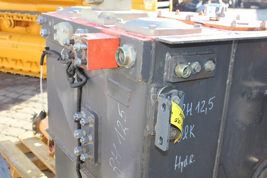 O&K RH 12,5 - Hydraulická nádrž pre Pásové rýpadlo: obrázok 3 O&K RH 12,5 - Hydraulická nádrž pre Pásové rýpadlo: obrázok 3
