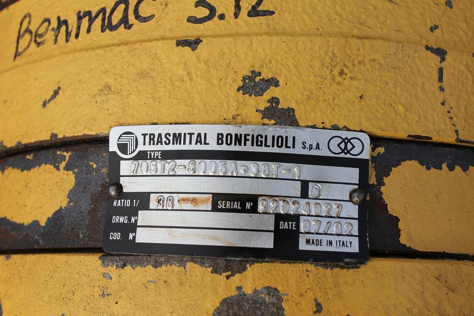 Transmital-Bonfigioli 705 T2 - Motor otoče pre Stavebné stroje: obrázok 1 Transmital-Bonfigioli 705 T2 - Motor otoče pre Stavebné stroje: obrázok 1