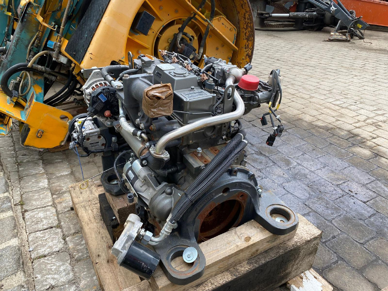 Yanmar Hitachi 4TNV 98C aus ZX 85 - Motor pre Stavebné stroje: obrázok 4 Yanmar Hitachi 4TNV 98C aus ZX 85 - Motor pre Stavebné stroje: obrázok 4