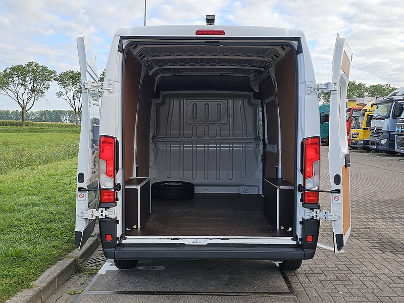 Malá dodávka Peugeot Boxer 2.2 L2H2 Airco Euro6!: obrázok 11
