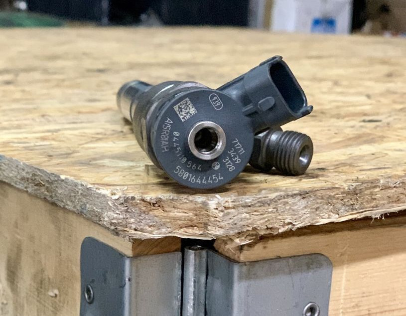 0445110564 for IVECO Daily 3.0 commercial vehicle - Vstrekovač pre Dodávka: obrázok 3 0445110564 for IVECO Daily 3.0 commercial vehicle - Vstrekovač pre Dodávka: obrázok 3