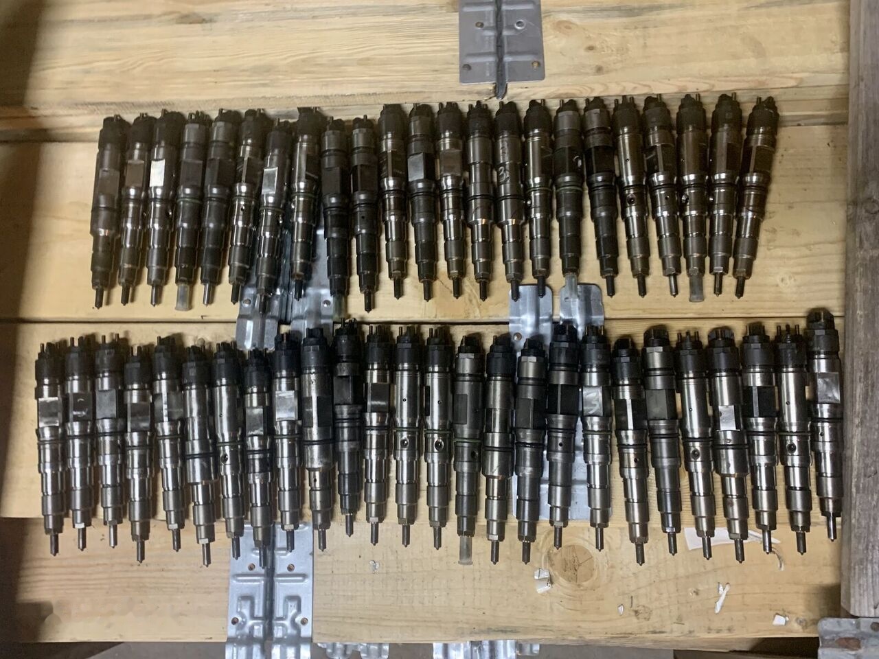 Bosch 0445120420 MAN TGX-S truck - Vstrekovač pre Nákladné auto: obrázok 1 Bosch 0445120420 MAN TGX-S truck - Vstrekovač pre Nákladné auto: obrázok 1