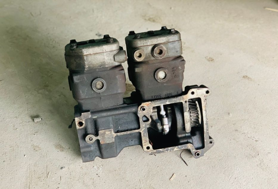 WABCO 2 cylindry oryginał 51.54112-3028 MAN TGA 51.54112-3028 - Kompresor pre Nákladné auto: obrázok 1 WABCO 2 cylindry oryginał 51.54112-3028 MAN TGA 51.54112-3028 - Kompresor pre Nákladné auto: obrázok 1