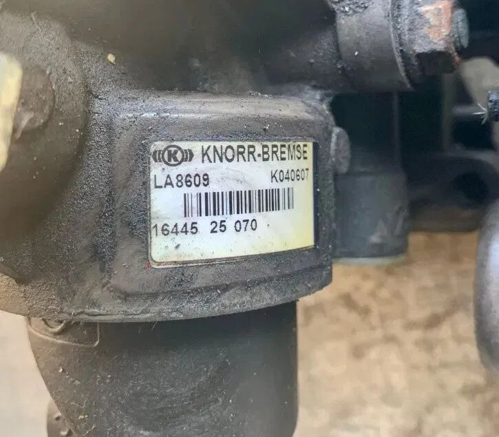 Zespół Przygotowania Powietrza IVECO Stralis LA8609 Knorr Bremse LA8609 - Brzdový ventil pre Nákladné auto: obrázok 4 Zespół Przygotowania Powietrza IVECO Stralis LA8609 Knorr Bremse LA8609 - Brzdový ventil pre Nákladné auto: obrázok 4
