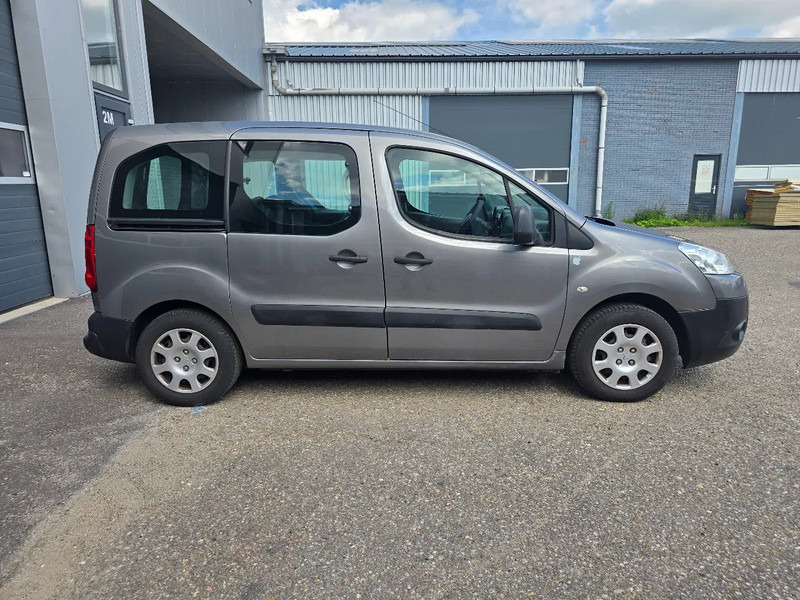 Peugeot Partner 1.6 benzine - Automobil: obrázok 3 Peugeot Partner 1.6 benzine - Automobil: obrázok 3
