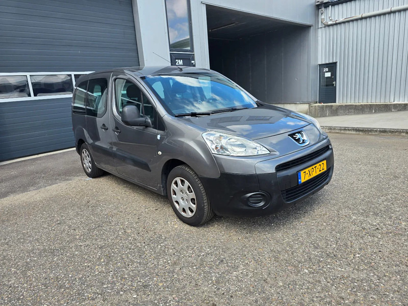 Peugeot Partner 1.6 benzine - Automobil: obrázok 2 Peugeot Partner 1.6 benzine - Automobil: obrázok 2