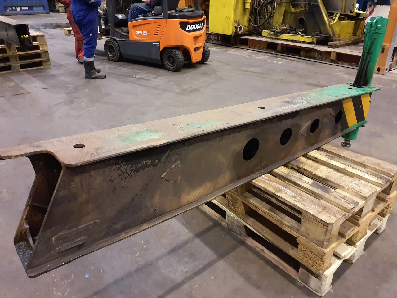 FAUN ATF 60-3 front outigger beam - Odpruženie pre Autožeriav: obrázok 4 FAUN ATF 60-3 front outigger beam - Odpruženie pre Autožeriav: obrázok 4