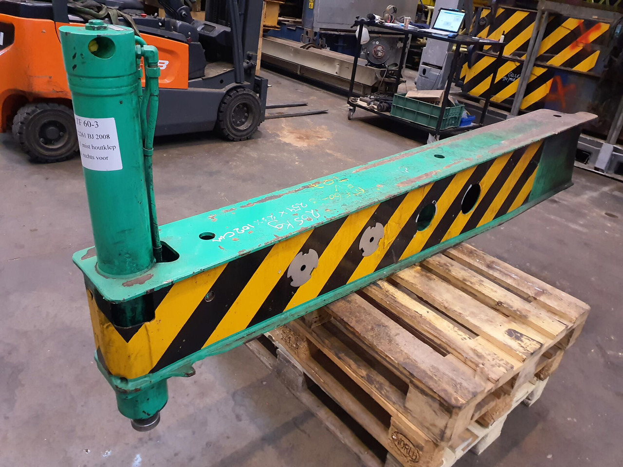 FAUN ATF 60-3 front outrigger beam with support cylinder - Odpruženie pre Autožeriav: obrázok 2 FAUN ATF 60-3 front outrigger beam with support cylinder - Odpruženie pre Autožeriav: obrázok 2