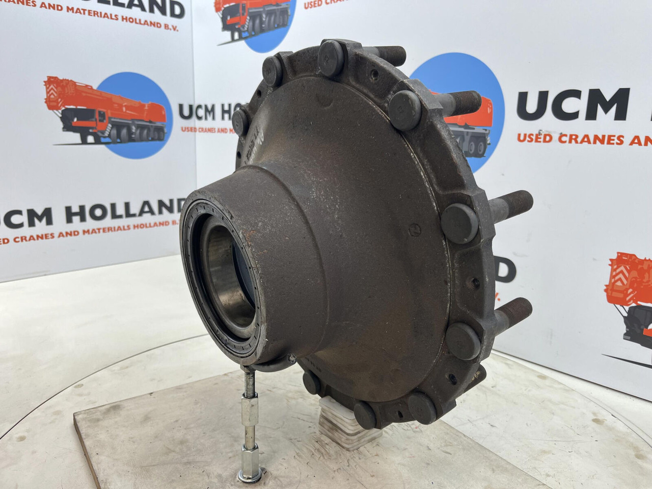 Grove GMK 3050 Megatrak wheel hub - Náboj pre Žeriav: obrázok 4 Grove GMK 3050 Megatrak wheel hub - Náboj pre Žeriav: obrázok 4