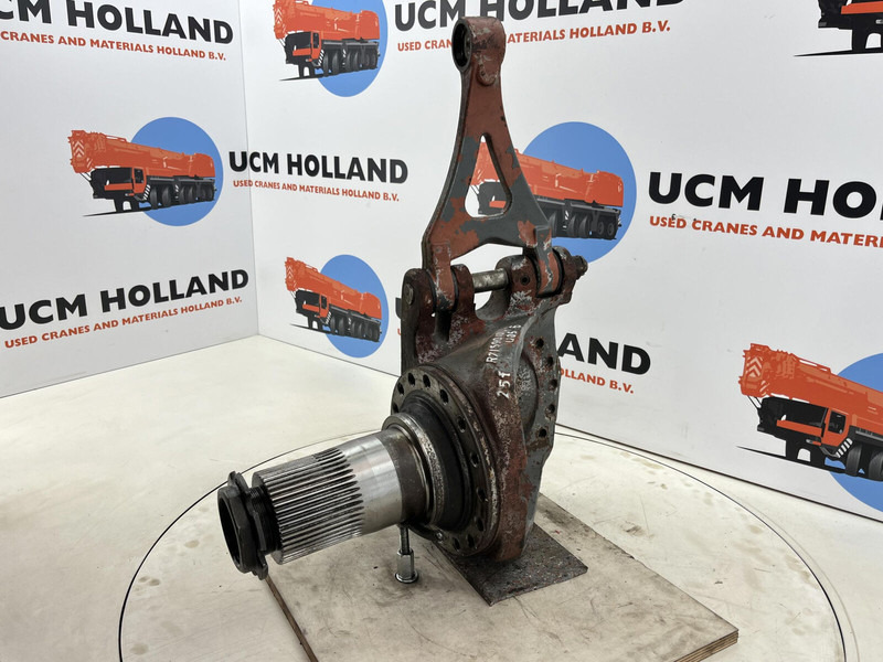Grove GMK 3055 Steering knuckle 16 holes axle 3 right - Tehlica pre Žeriav: obrázok 1 Grove GMK 3055 Steering knuckle 16 holes axle 3 right - Tehlica pre Žeriav: obrázok 1