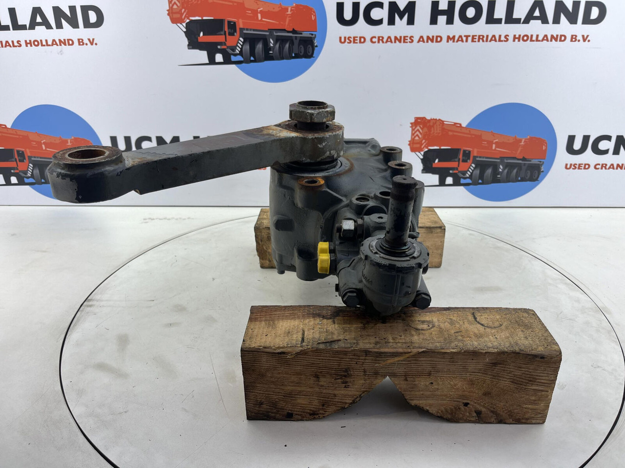 Grove GMK 3055 steering box - Prevodovka riadenia pre Autožeriav: obrázok 4 Grove GMK 3055 steering box - Prevodovka riadenia pre Autožeriav: obrázok 4