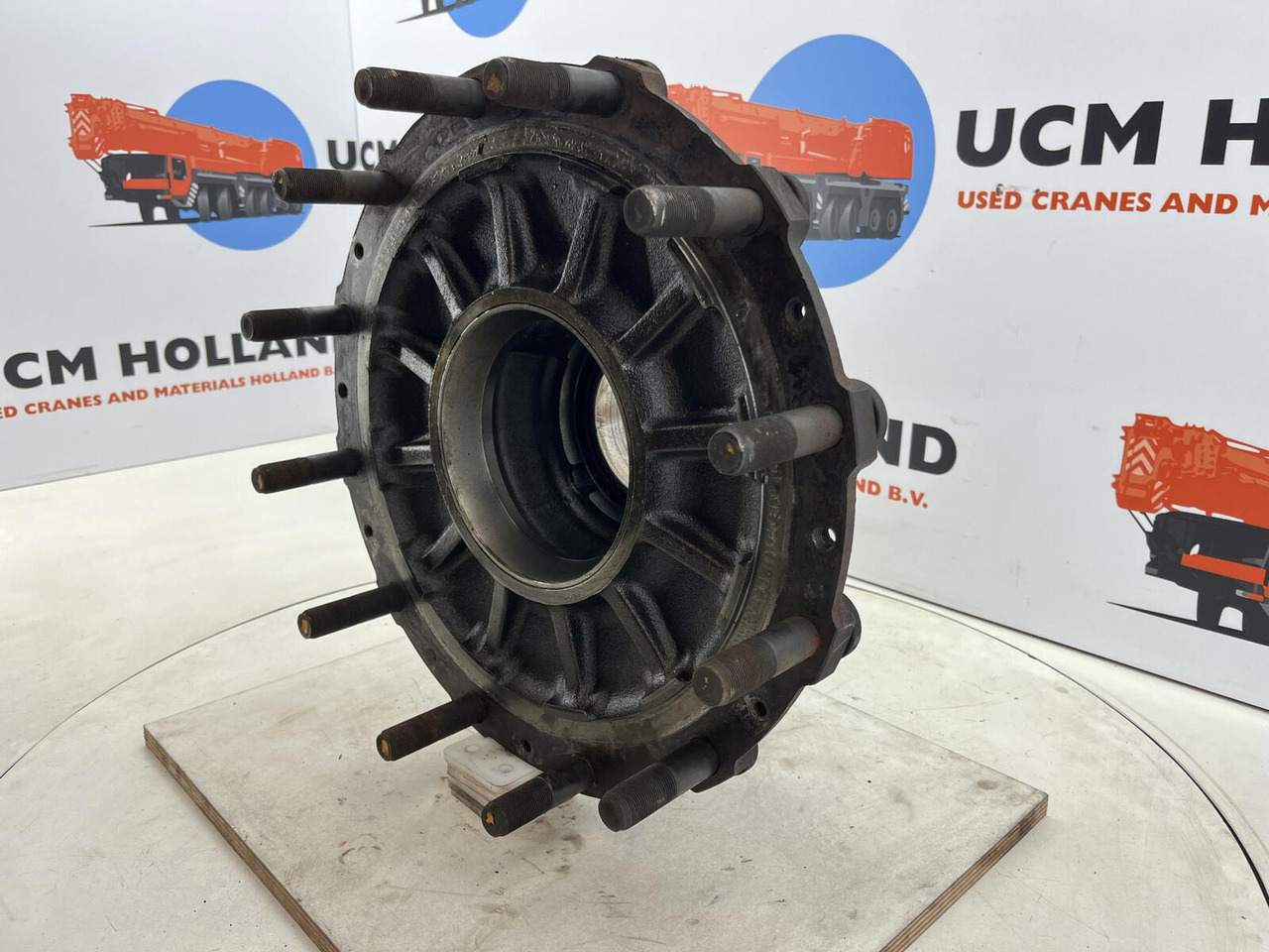 Grove GMK Megatrak wheel hub - Náboj pre Žeriav: obrázok 1 Grove GMK Megatrak wheel hub - Náboj pre Žeriav: obrázok 1