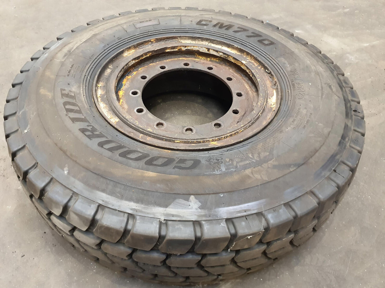 Grove Wheel 385/95R25 12 5.4 3p - Kompletné koleso pre Žeriav: obrázok 2 Grove Wheel 385/95R25 12 5.4 3p - Kompletné koleso pre Žeriav: obrázok 2