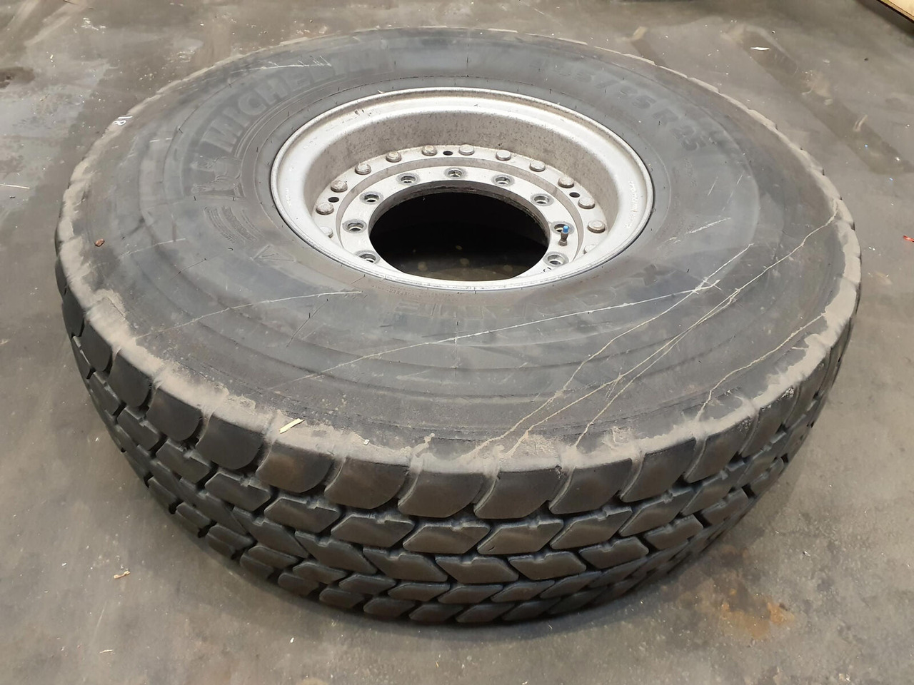 Grove Wheel 445/95R25 12 13.4 2p alu - Kompletné koleso pre Žeriav: obrázok 2 Grove Wheel 445/95R25 12 13.4 2p alu - Kompletné koleso pre Žeriav: obrázok 2
