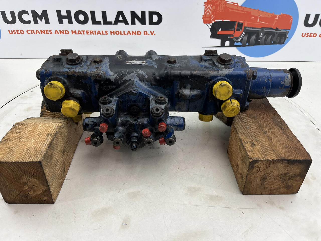 Liebherr LT 1090 steering box 180bar - Prevodovka riadenia pre Žeriav: obrázok 1 Liebherr LT 1090 steering box 180bar - Prevodovka riadenia pre Žeriav: obrázok 1