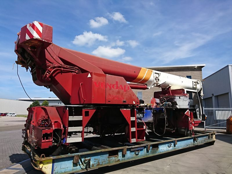 Liebherr LTM 1040-2.1 - Žeriav pre všetky terény: obrázok 2 Liebherr LTM 1040-2.1 - Žeriav pre všetky terény: obrázok 2