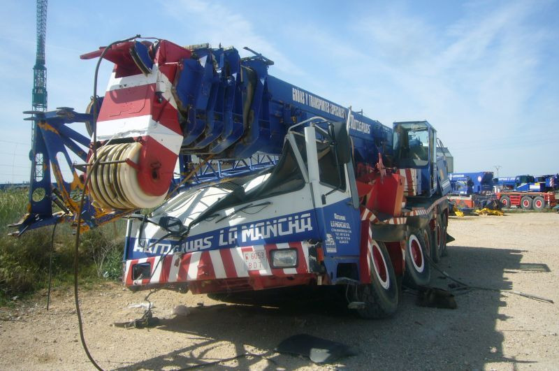 Liebherr LTM 1090 for parts - Autožeriav: obrázok 1 Liebherr LTM 1090 for parts - Autožeriav: obrázok 1