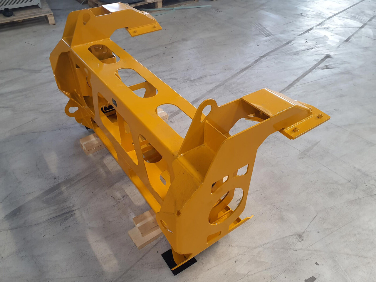 Liebherr LTM 1750-9.1 Luffing cylinder lifting device front - Karoséria a exteriér pre Autožeriav: obrázok 3 Liebherr LTM 1750-9.1 Luffing cylinder lifting device front - Karoséria a exteriér pre Autožeriav: obrázok 3