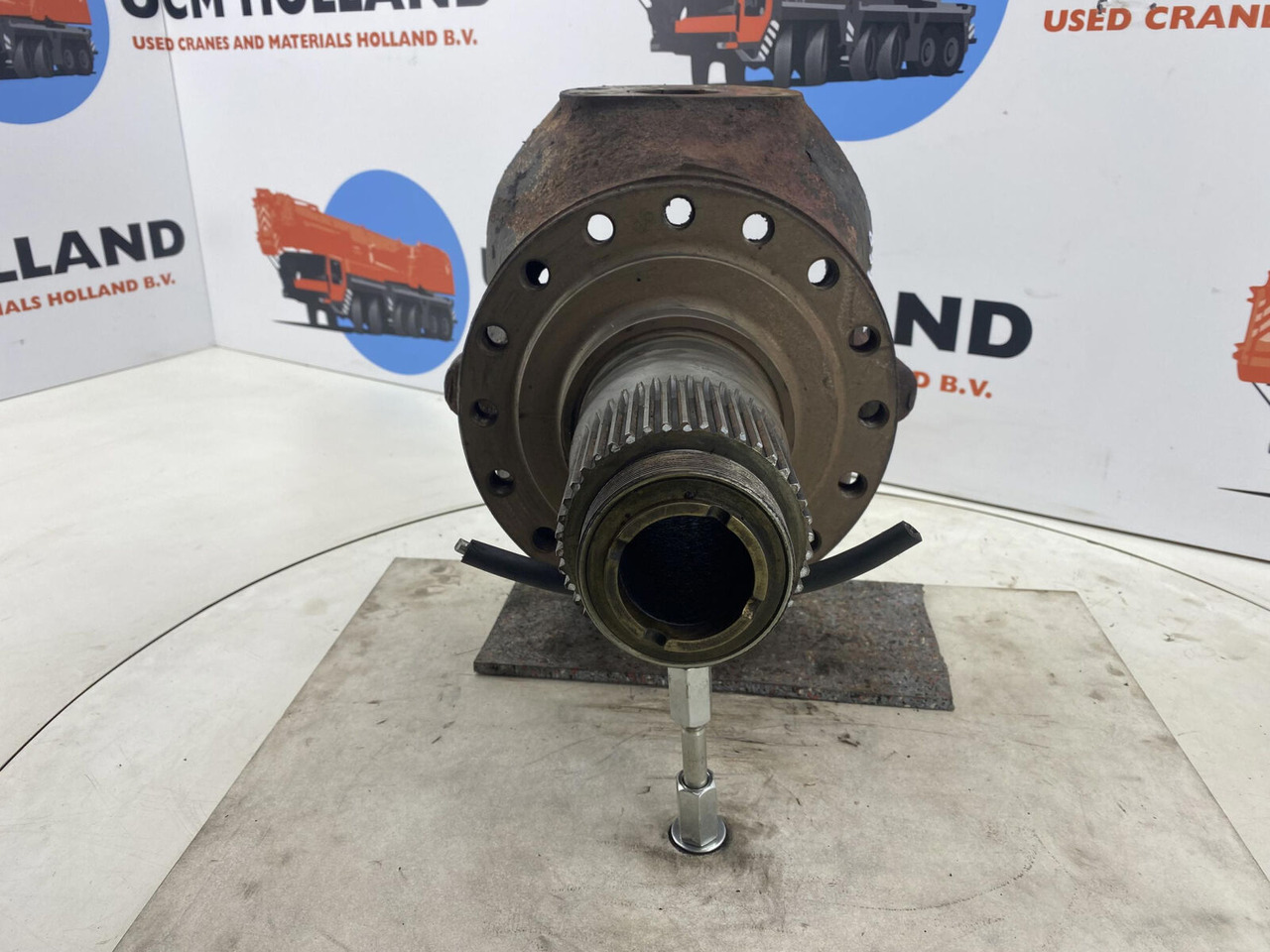 PPM 280 ATT Steering knuckle 16 holes axle 2 - Tehlica pre Žeriav: obrázok 2 PPM 280 ATT Steering knuckle 16 holes axle 2 - Tehlica pre Žeriav: obrázok 2