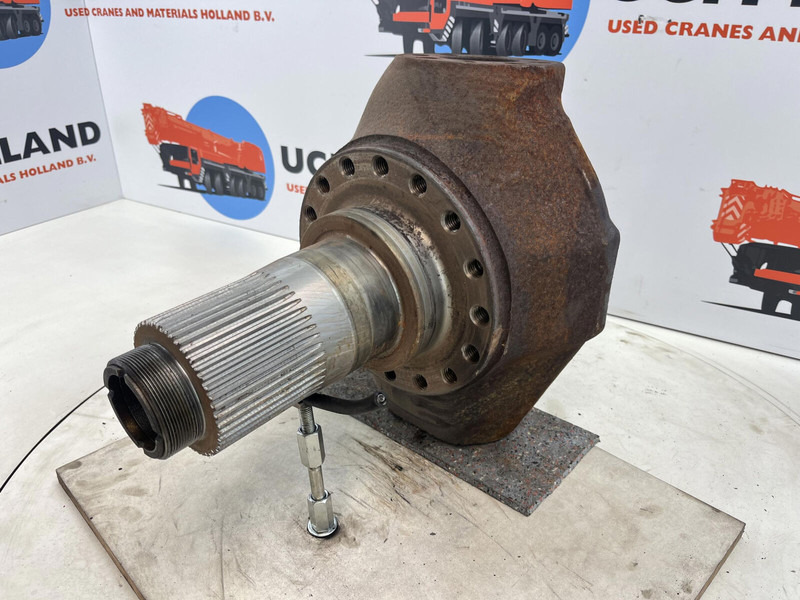 PPM ATT 600 Steering knuckle 16 holes axle 2 - Tehlica pre Žeriav: obrázok 1 PPM ATT 600 Steering knuckle 16 holes axle 2 - Tehlica pre Žeriav: obrázok 1