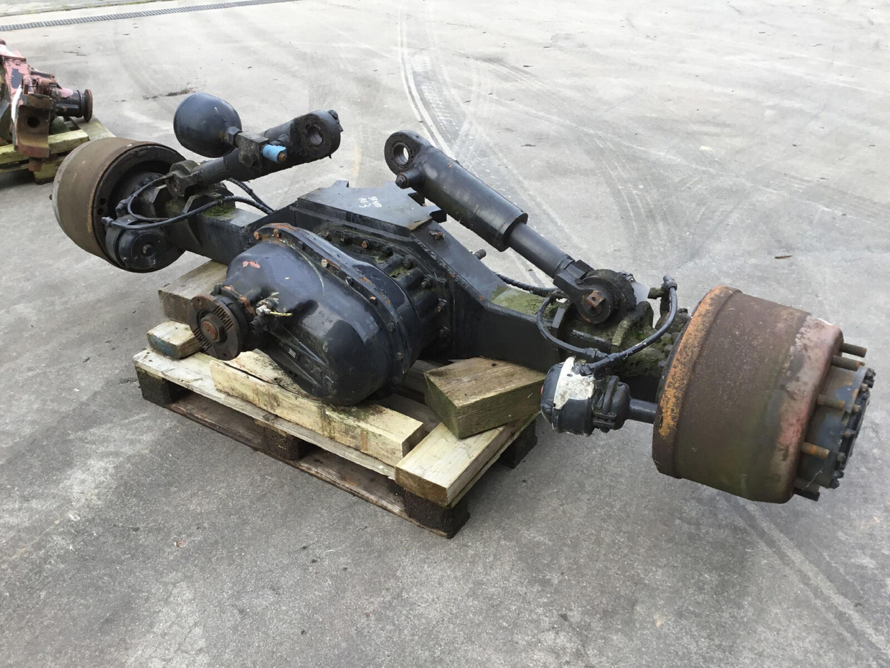Spierings SK 477 axle 3 - Náprava a diely pre Autožeriav: obrázok 4 Spierings SK 477 axle 3 - Náprava a diely pre Autožeriav: obrázok 4