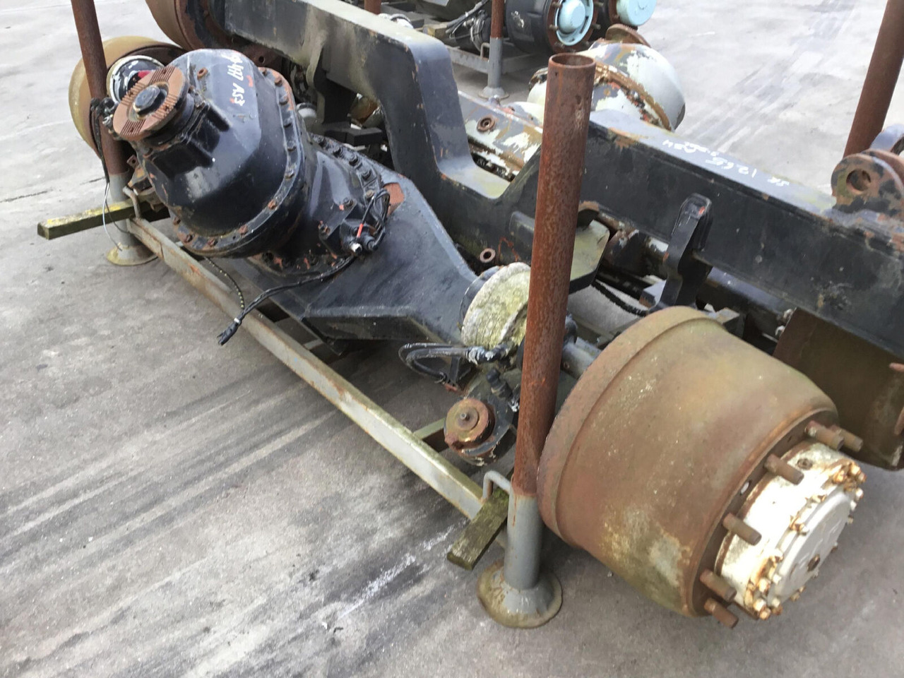 Spierings SK 477 axle 3 - Náprava a diely pre Autožeriav: obrázok 2 Spierings SK 477 axle 3 - Náprava a diely pre Autožeriav: obrázok 2