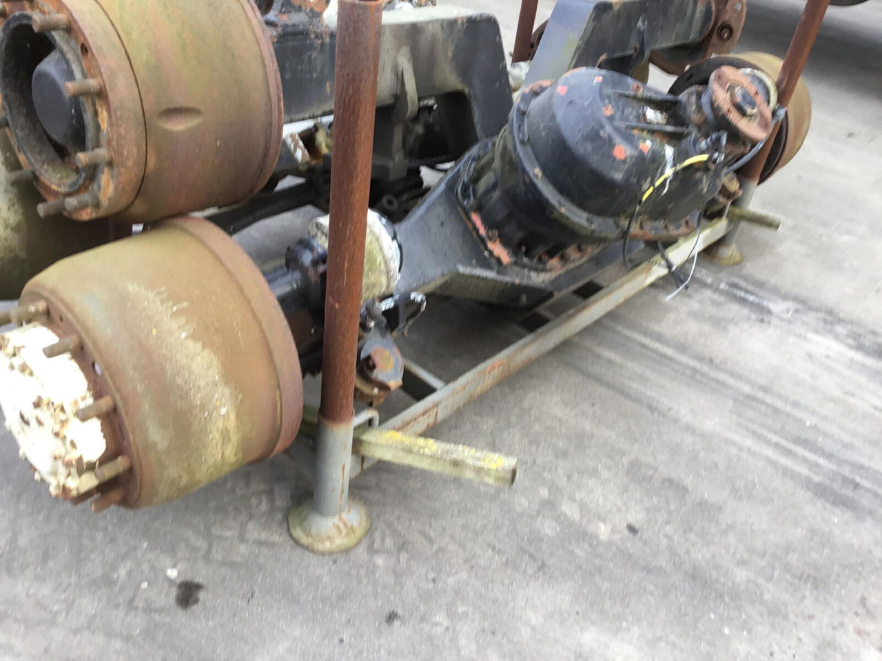 Spierings SK 477 axle 3 - Náprava a diely pre Autožeriav: obrázok 1 Spierings SK 477 axle 3 - Náprava a diely pre Autožeriav: obrázok 1