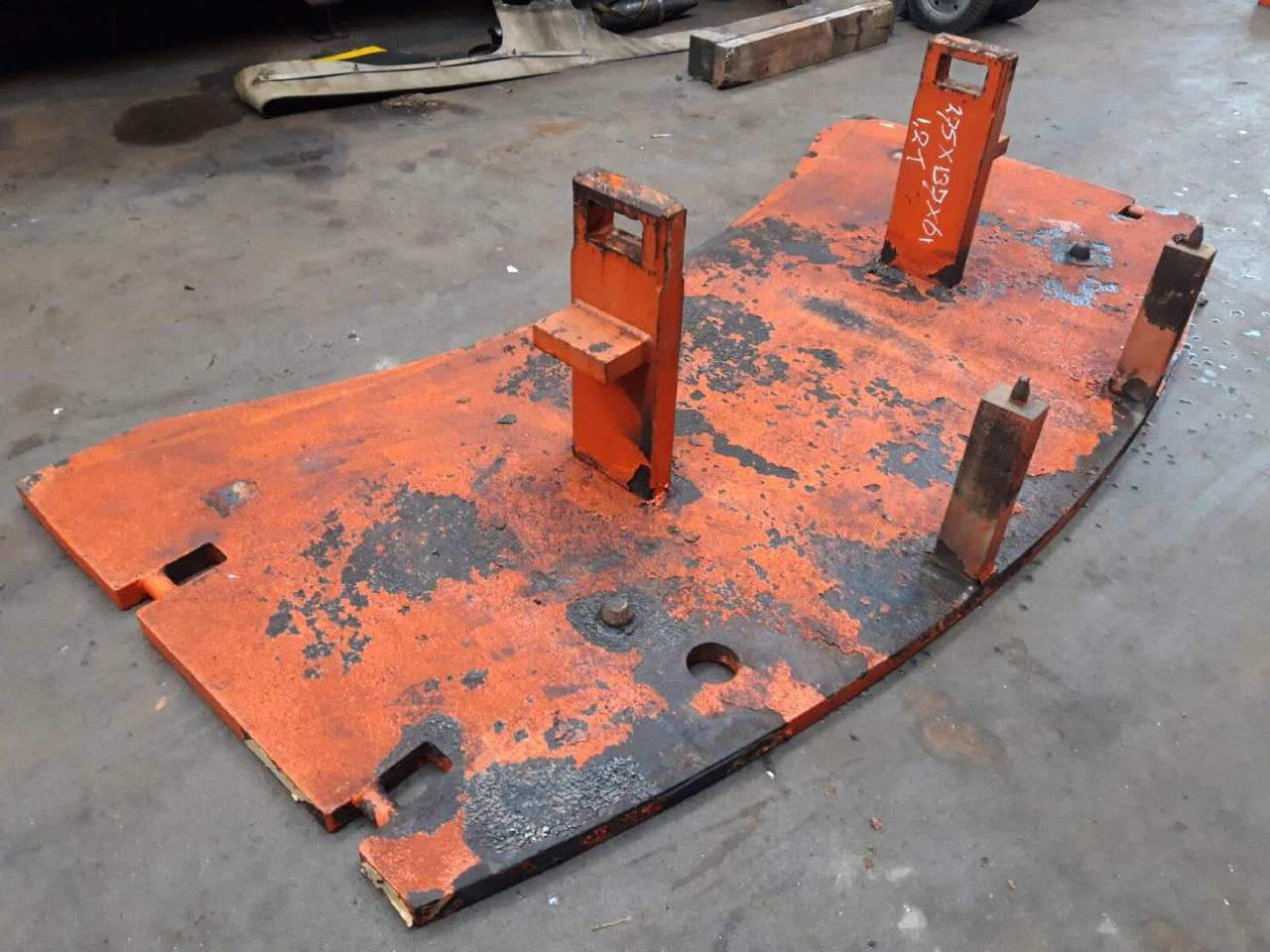 Terex AC 205 counterweight 1,2 ton - Protizávažie pre Autožeriav: obrázok 3 Terex AC 205 counterweight 1,2 ton - Protizávažie pre Autožeriav: obrázok 3