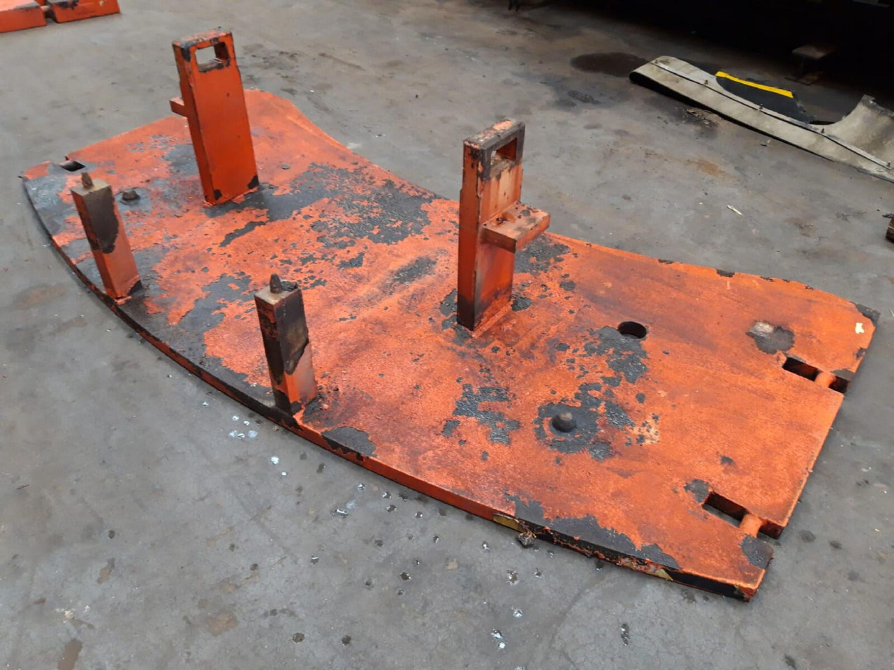 Terex AC 205 counterweight 1,2 ton - Protizávažie pre Autožeriav: obrázok 4 Terex AC 205 counterweight 1,2 ton - Protizávažie pre Autožeriav: obrázok 4