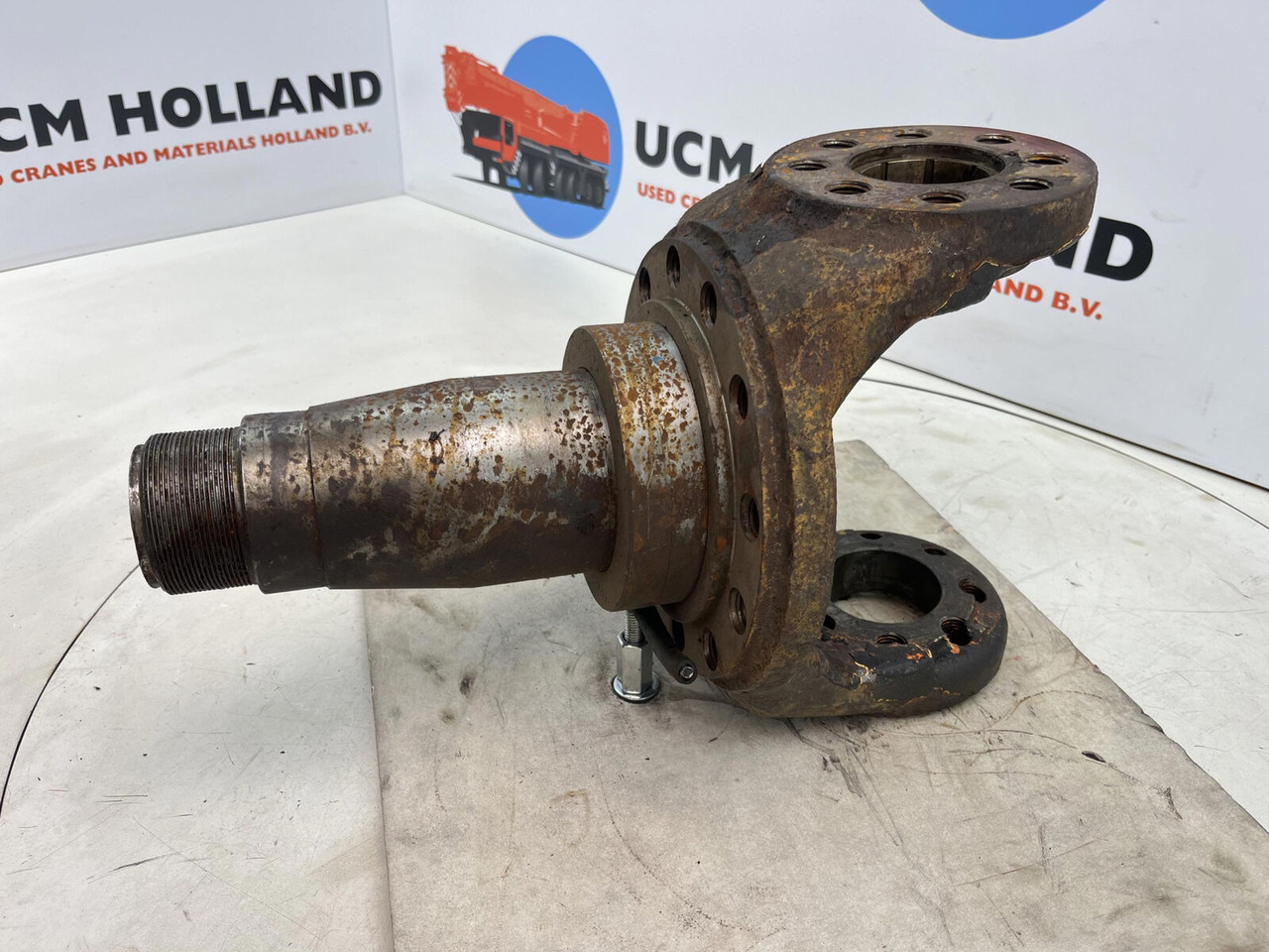Terex HC 340 Steering knuckle 12 holes axle 2 - Tehlica pre Žeriav: obrázok 1 Terex HC 340 Steering knuckle 12 holes axle 2 - Tehlica pre Žeriav: obrázok 1