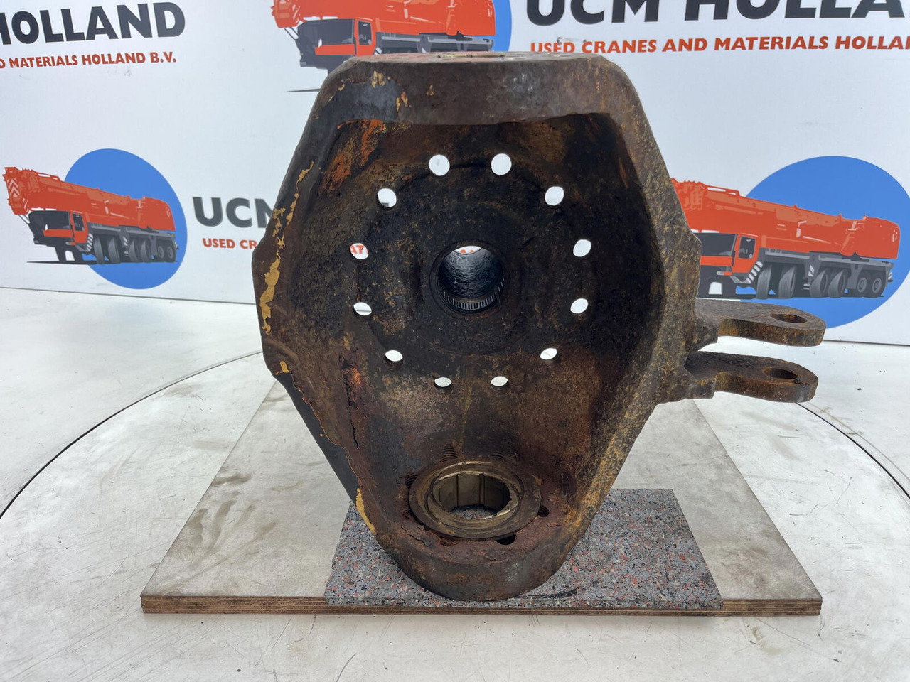 Terex HC 340 Steering knuckle 12 holes axle 6 - Tehlica pre Autožeriav: obrázok 5 Terex HC 340 Steering knuckle 12 holes axle 6 - Tehlica pre Autožeriav: obrázok 5
