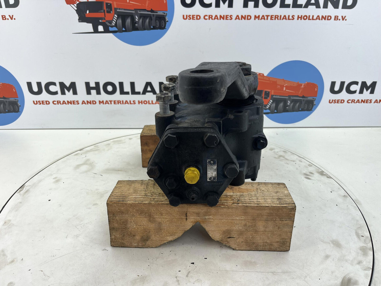 ZF LTM 1070 4.2 Steering box - Prevodovka riadenia pre Autožeriav: obrázok 4 ZF LTM 1070 4.2 Steering box - Prevodovka riadenia pre Autožeriav: obrázok 4