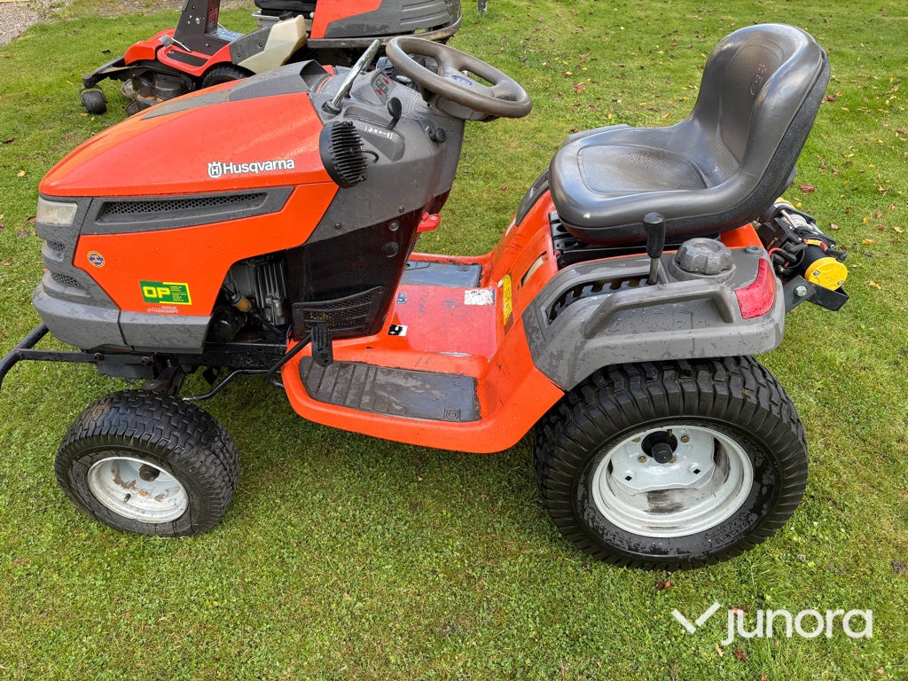 Åkgräsklippare Husqvarna GTH 260 XPT - Záhradná kosačka: obrázok 2 Åkgräsklippare Husqvarna GTH 260 XPT - Záhradná kosačka: obrázok 2
