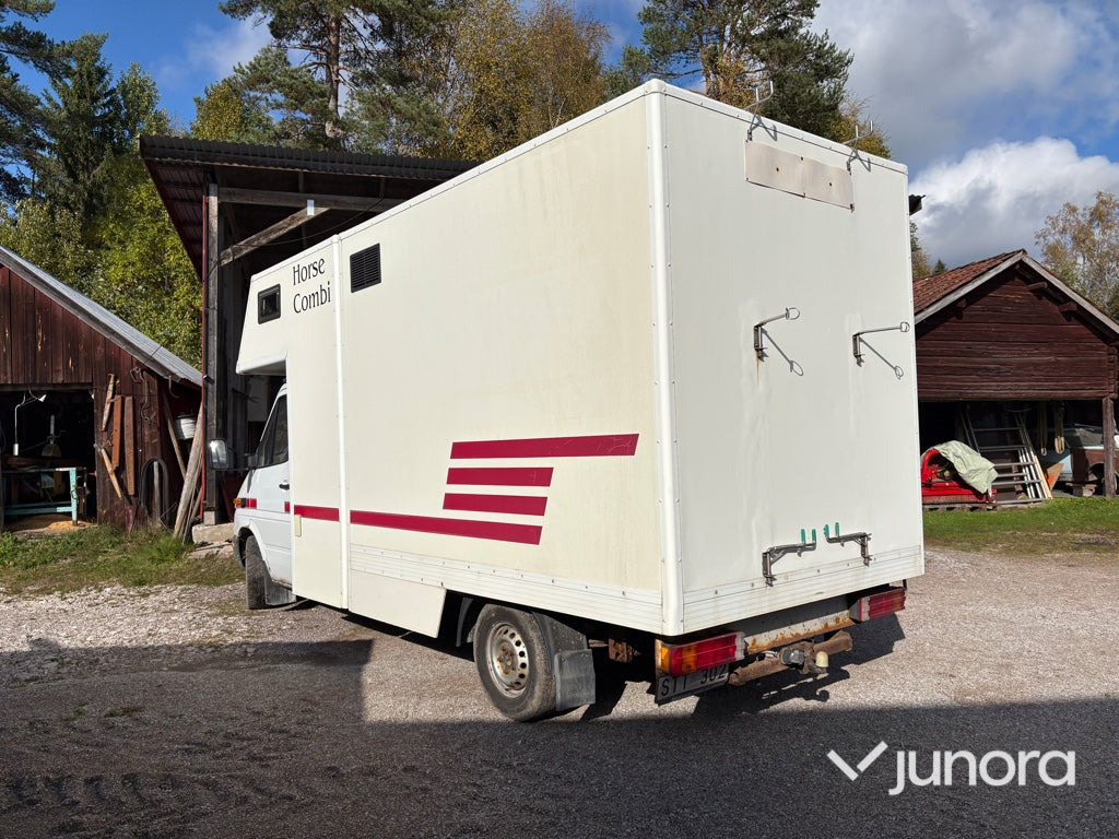 Hästtransport Mercedes-Benz 316 CDI - Alkovna: obrázok 3 Hästtransport Mercedes-Benz 316 CDI - Alkovna: obrázok 3