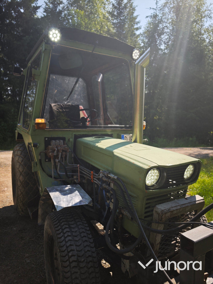 Kompakttraktor Kubota L245DT - Kompaktný traktor: obrázok 3 Kompakttraktor Kubota L245DT - Kompaktný traktor: obrázok 3